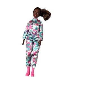 Mattel 2017 Winter Sports Barbie Doll with Colorful Outfit